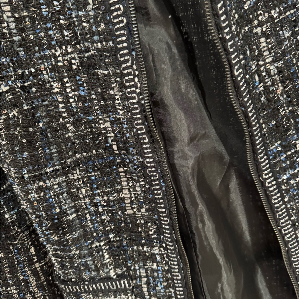 Tweed Coat With Subtle Sequin - image 6